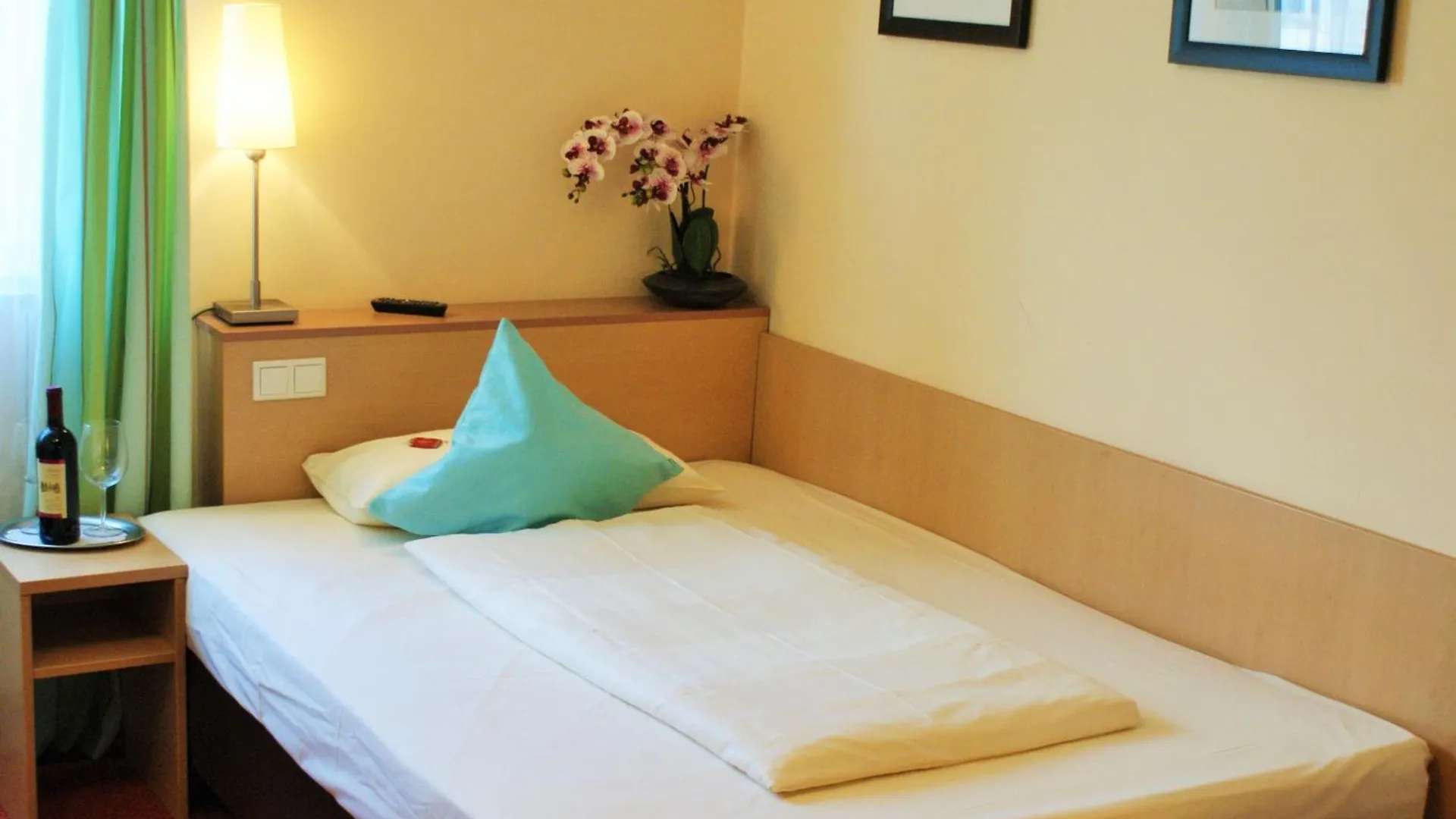 ***  Hotel Petersburg Superior Ντίσελντορφ Γερμανία